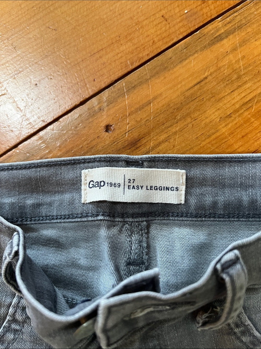 EUC Gap Easy Legging size 27 cropped length - Picture 3 of 8